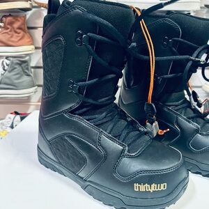 ThirtyTwo Women's Black Winter Boots